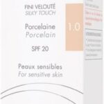 Avene COUVRANCE Fluid korygujący porcelanowy SPF20 30ml