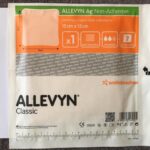 ZZZ Opatrunek ALLEVYN AG NON ADHESIVE antybakteryjny piankowy bez przylepca 15x15cm 1 szt